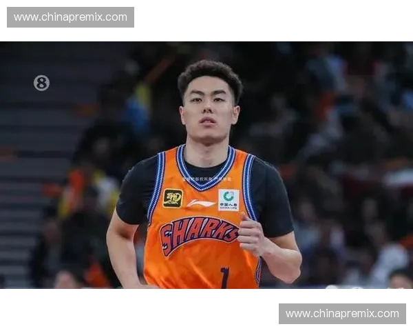 李添荣以惊人的三分命中率冠绝联盟，成为上海队外线最稳定的炮台